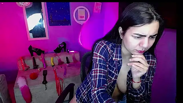 IsisRouse online show from October 22, 2025, 4:02 am