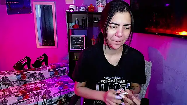 IsisRouse online show from November 29, 2025, 3:31 am