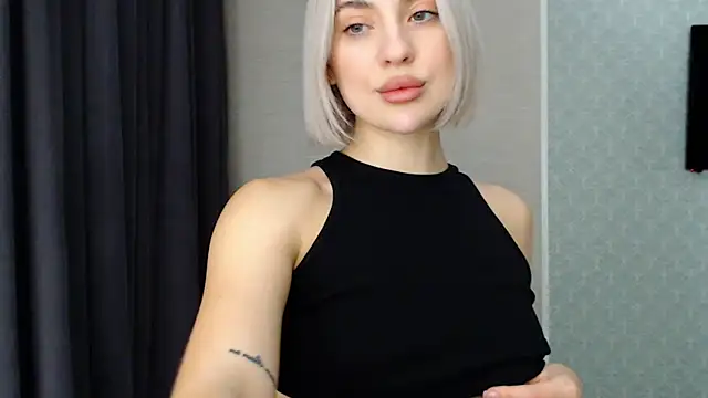 hot-sasha9 online show from December 11, 2024, 3:05 pm