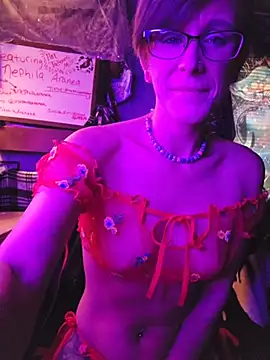 nephilaaranea online show from April 4, 2026, 11:02 pm