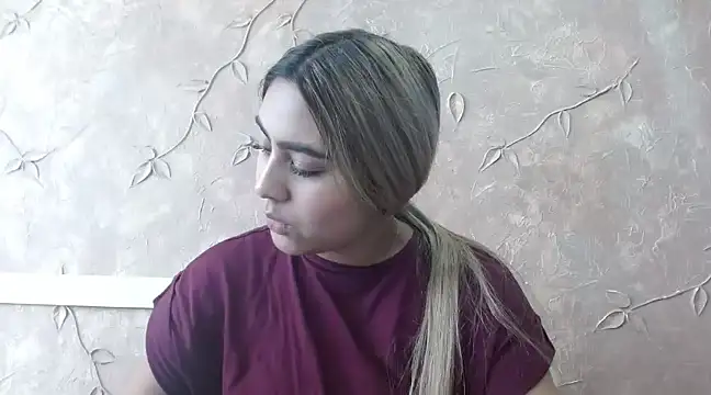 Miabonnett  online show from January 28, 2025, 1:49 pm