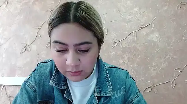 Miabonnett  online show from February 25, 2025, 12:03 pm