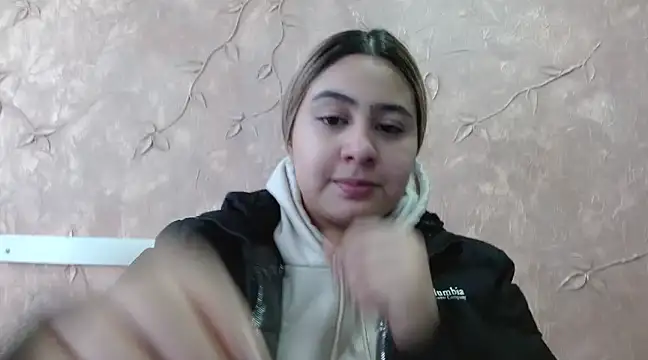 Miabonnett  online show from March 5, 2025, 12:11 pm