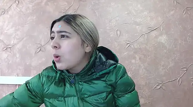 Miabonnett  online show from March 7, 2025, 12:12 pm