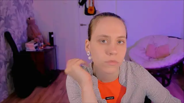 Malinax online show from April 4, 2026, 1:52 pm