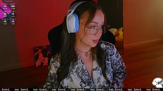 Snapshot of Emili1- chatting on July 28, 2026, 11:39 am Emili1- online show from July 28, 2026, 11:39 am