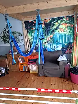 Snapshot of FrauleinSchmitt chatting on December 13, 2024, 9:35 am FrauleinSchmitt online show from December 13, 2024, 9:35 am