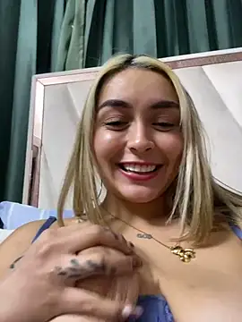 Snapshot of emma_oxford chatting on February 7, 2025, 5:52 am emma oxford online show from February 7, 2025, 5:52 am