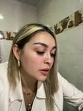 Snapshot of emma_oxford chatting on March 6, 2025, 11:53 pm emma oxford online show from March 6, 2025, 11:53 pm