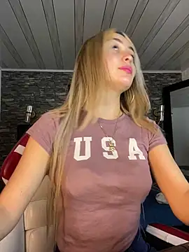 Snapshot of emma_oxford chatting on March 10, 2025, 8:45 pm emma oxford online show from March 10, 2025, 8:45 pm