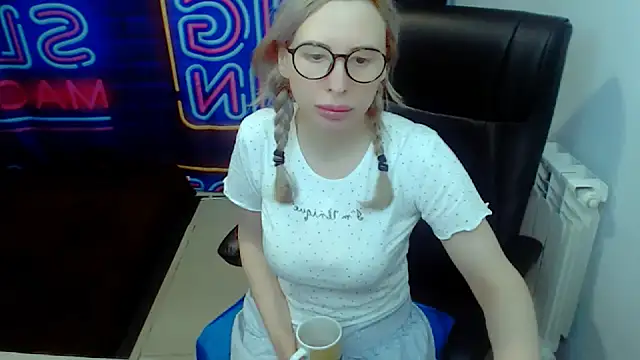 kerakiss877 online show from March 20, 2025, 12:43 pm