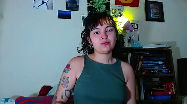 sweetiee mary online show from February 12, 2025, 4:33 pm