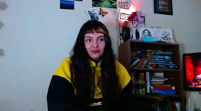 sweetiee mary online show from February 28, 2025, 5:04 am