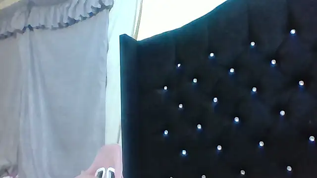 Snapshot of Jennxdolls chatting on February 18, 2025, 4:15 am Jennxdolls online show from February 18, 2025, 4:15 am