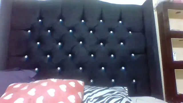 Snapshot of Jennxdolls chatting on March 8, 2025, 1:36 pm Jennxdolls online show from March 8, 2025, 1:36 pm