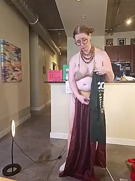 Snapshot of littlelustlamb chatting on September 18, 2025, 6:32 pm littlelustlamb online show from September 18, 2025, 6:32 pm