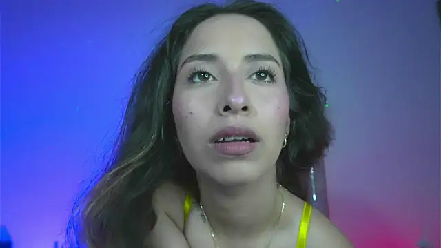 little-Emma online show from March 17, 2026, 11:19 pm