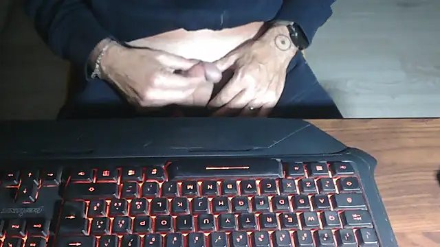 Adri gard online show from November 6, 2025, 10:10 pm