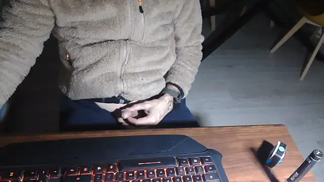 Adri gard online show from February 17, 2026, 9:21 pm