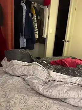 Reinacatchile online show from February 6, 2025, 2:22 am