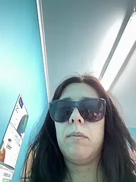 Snapshot of Reinacatchile chatting on February 3, 2026, 7:41 pm Reinacatchile online show from February 3, 2026, 7:41 pm