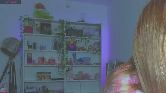 Milia Parker online show from September 28, 2025, 9:20 pm