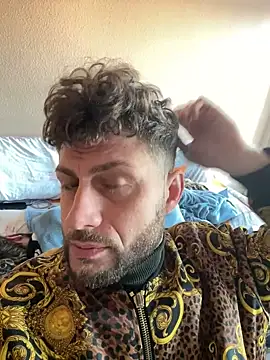 Snapshot of michifolli92 chatting on March 3, 2025, 8:27 am michifolli92 online show from March 3, 2025, 8:27 am