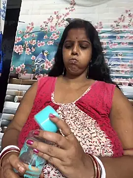 Beauty-queen online show from September 25, 2025, 11:03 am