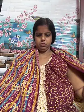 Beauty-queen online show from November 3, 2025, 1:12 pm