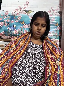 Beauty-queen online show from November 9, 2025, 10:57 am