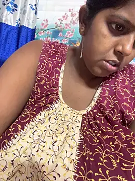 Beauty-queen online show from April 28, 2026, 2:33 pm
