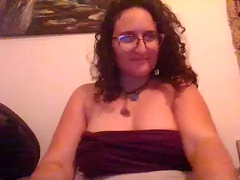 Snapshot of juicyrubies chatting on January 1, 2025, 12:11 pm juicyrubies online show from January 1, 2025, 12:11 pm