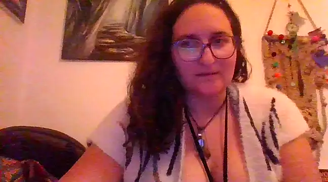 Snapshot of juicyrubies chatting on March 21, 2025, 1:45 pm juicyrubies online show from March 21, 2025, 1:45 pm