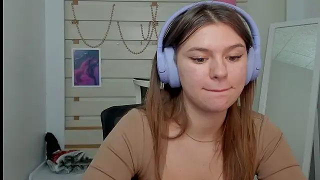 Josephine Kiss online show from February 19, 2025, 4:33 pm