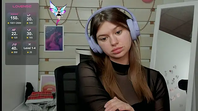 Josephine Kiss online show from March 9, 2025, 10:52 am