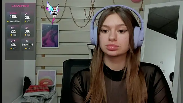 Josephine Kiss online show from March 9, 2025, 5:06 pm