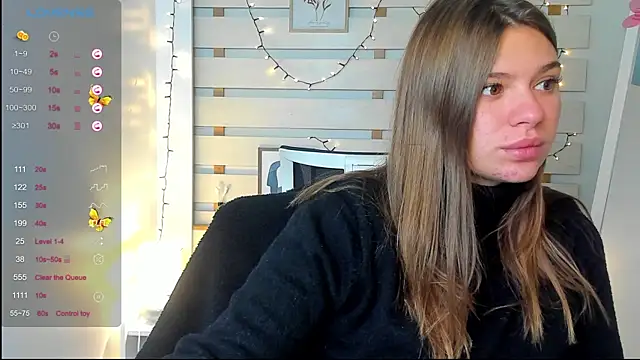 Josephine Kiss online show from October 3, 2025, 12:24 pm