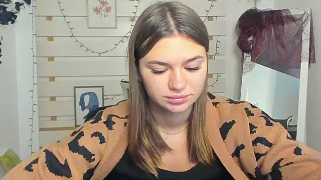 Josephine Kiss online show from November 7, 2025, 3:12 pm