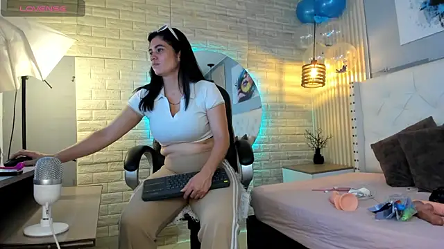 sussy  stone online show from June 13, 2026, 11:52 am