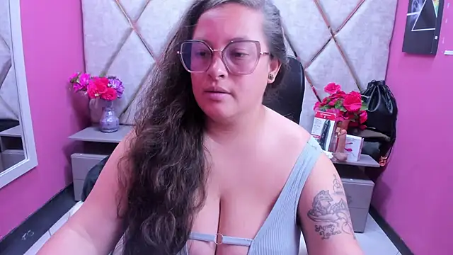 SaraThomso online show from November 27, 2025, 2:19 pm