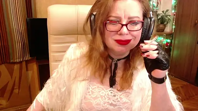 Miss Tress online show from February 21, 2026, 8:54 pm