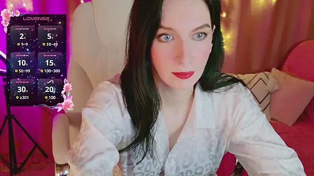 Snapshot of AndreaAshton chatting on December 26, 2024, 5:30 pm AndreaAshton online show from December 26, 2024, 5:30 pm