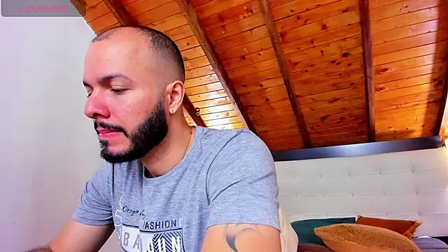 Tom Bailey online show from November 6, 2025, 1:01 pm