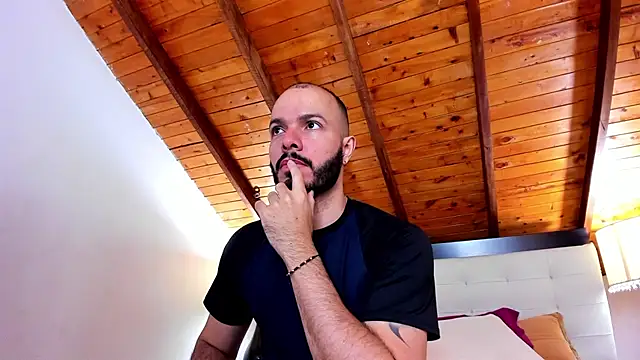 Tom Bailey online show from December 1, 2025, 12:32 pm