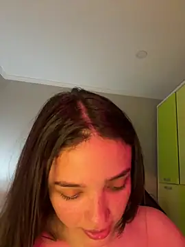 Snapshot of MisFrekcles_ chatting on February 1, 2025, 12:37 pm MisFrekcles  online show from February 1, 2025, 12:37 pm