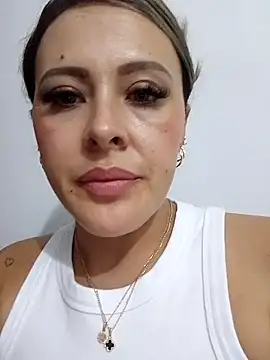 ALONDRAMILF online show from January 13, 2025, 12:09 am