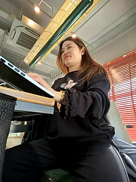 Emily 9xx online show from November 28, 2025, 1:19 am