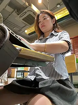 Emily 9xx online show from April 22, 2026, 1:19 am