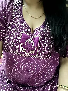 Snapshot of cuteyqueen chatting on February 6, 2026, 1:25 pm cuteyqueen online show from February 6, 2026, 1:25 pm