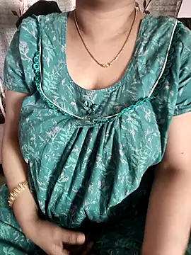 Snapshot of cuteyqueen chatting on February 13, 2026, 6:20 am cuteyqueen online show from February 13, 2026, 6:20 am